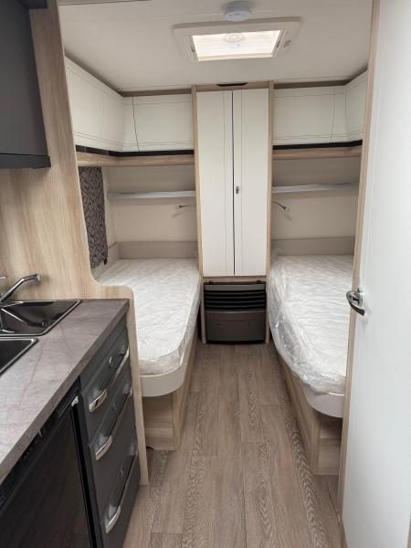 Hobby de Luxe 460 LU - NOMADS ROUTES